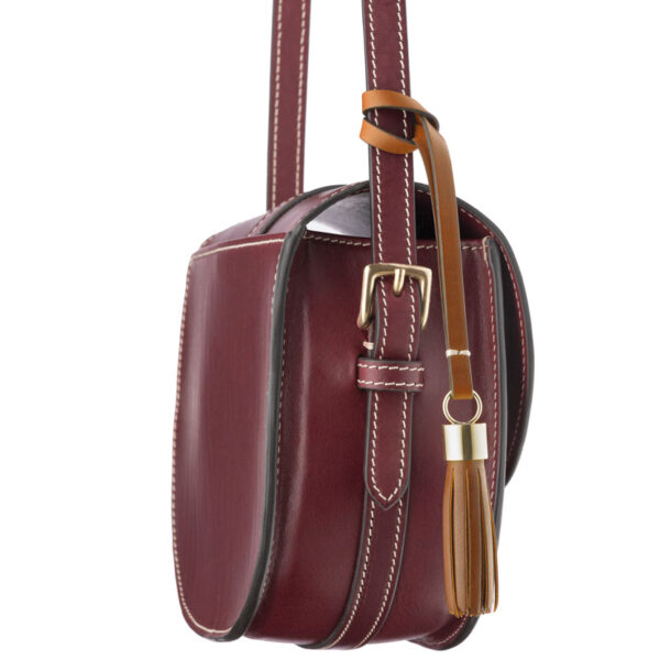 Ciondolo in pelle Garlot cognac su borsa